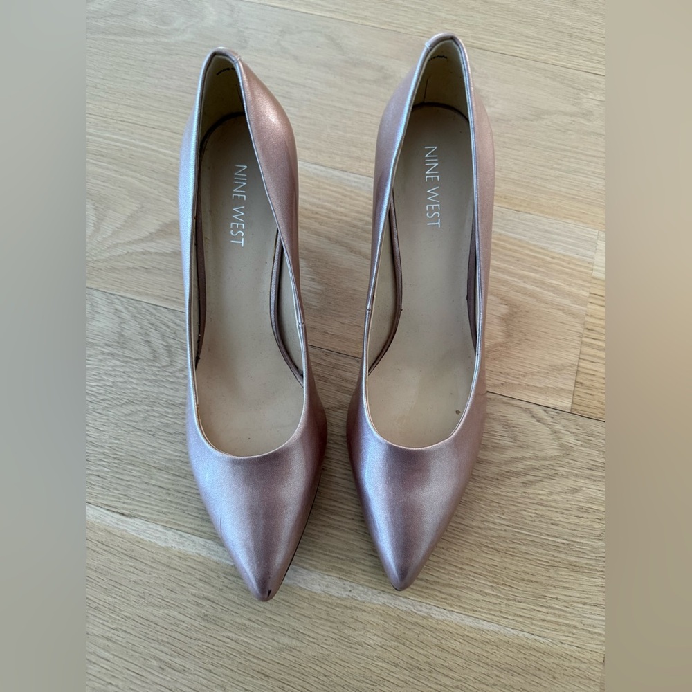 Nine West Women’s Metallic Pink Heels- Size 7.5